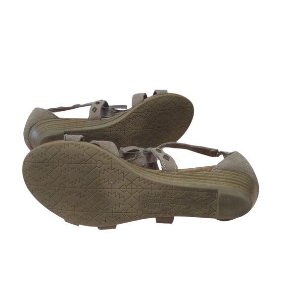 Minnetonka Women's 8 Taupe Suede Merriam Fringe Studded Wedge Strappy Sandals - Picture 7 of 8